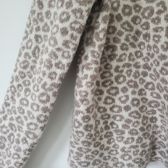 Leopard Print Wool Blend Sweater - Picture 4 of 6
